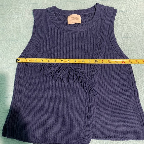 Anthropologie asymmetrical fringe / tassel knit - Picture 15 of 15